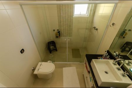 Casa à venda com 420m², 5 quartos e 4 vagasBanheiro da Suíte 2