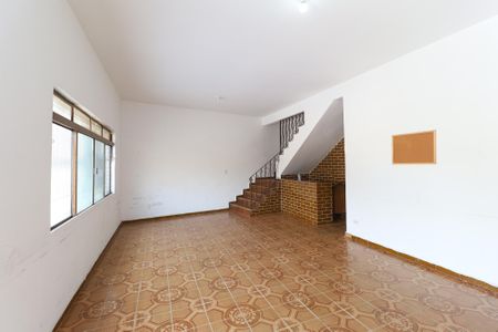 Sala de casa para alugar com 2 quartos, 175m² em Vila Nova Galvão, São Paulo