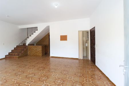Sala de casa para alugar com 2 quartos, 175m² em Vila Nova Galvão, São Paulo