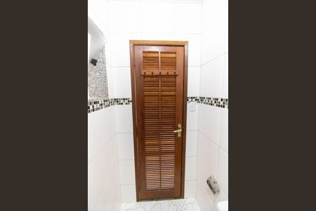 Casa de condomínio para alugar com 100m², 4 quartos e 1 vaga Casa de condomínio para alugar com 100m², 4 quartos e 1 vagaBanheiro da Suíte