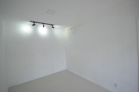 Sala de casa para alugar com 2 quartos, 75m² em Cabral, Nilópolis