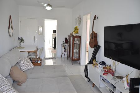 Apartamento para alugar com 68m², 2 quartos e 1 vagaSala