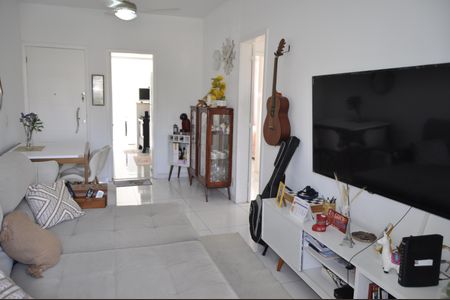 Apartamento para alugar com 68m², 2 quartos e 1 vagaSala