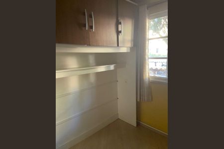 Quarto de apartamento à venda com 2 quartos, 50m² em São Pedro, Osasco