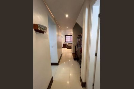 Corredor de casa de condomínio para alugar com 4 quartos, 144m² em Sarandi, Porto Alegre