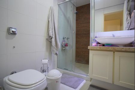 Apartamento à venda com 82m², 2 quartos e 1 vagaBanheiro da Suíte