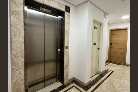 Apartamento à venda com 75m², 2 quartos e 1 vagaÁrea comum