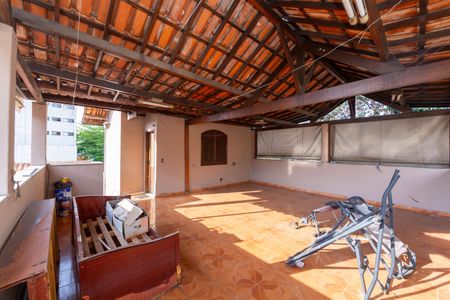 Casa para alugar com 344m², 3 quartos e 1 vaga Casa para alugar com 344m², 3 quartos e 1 vagaTerraço