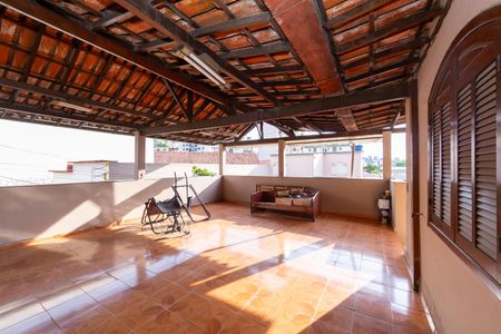 Casa para alugar com 344m², 3 quartos e 1 vaga Casa para alugar com 344m², 3 quartos e 1 vagaTerraço