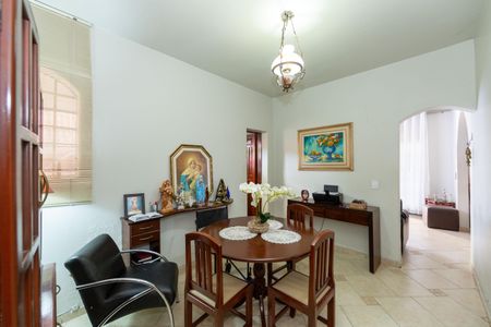 Sala de casa para alugar com 3 quartos, 344m² em Barreiro, Belo Horizonte