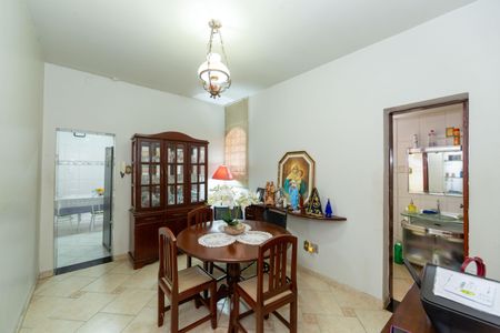 Casa para alugar com 344m², 3 quartos e 1 vaga Casa para alugar com 344m², 3 quartos e 1 vagaSala