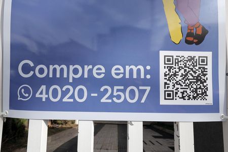 Apartamento à venda com 156m², 3 quartos e 3 vagas Apartamento à venda com 156m², 3 quartos e 3 vagasPlaca