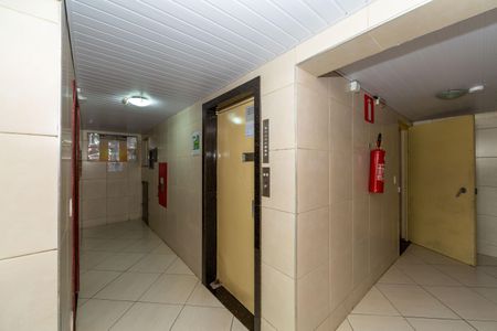 Apartamento para alugar com 75m², 2 quartos e 1 vaga Apartamento para alugar com 75m², 2 quartos e 1 vagaÁrea comum - Elevador