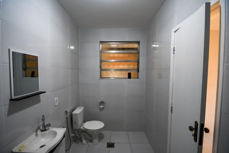 Casa para alugar com 220m², 3 quartos e 3 vagasBanheiro Social