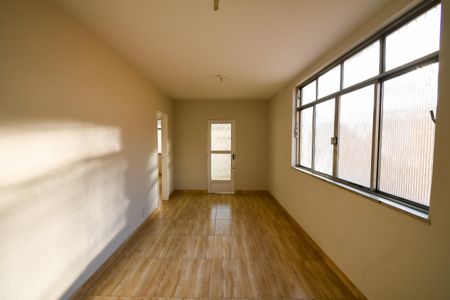 Casa para alugar com 220m², 3 quartos e 3 vagasSala