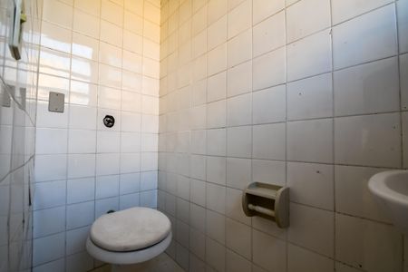 Casa para alugar com 220m², 3 quartos e 3 vagasBanheiro de Serviço