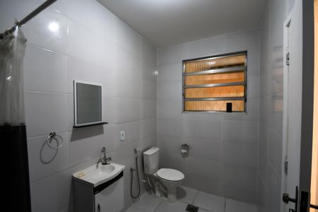 Casa para alugar com 220m², 3 quartos e 3 vagasBanheiro Social