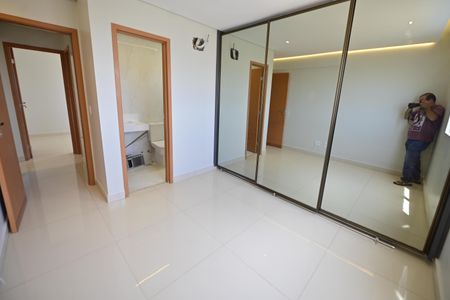 Apartamento para alugar com 77m², 3 quartos e 2 vagasSuíte