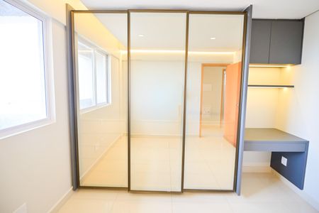 Apartamento para alugar com 77m², 3 quartos e 2 vagasQuarto 2