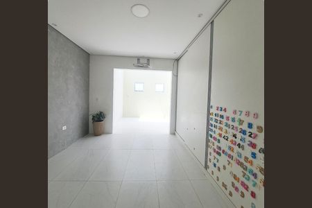 Casa para alugar com 210m², 3 quartos e 2 vagas Casa para alugar com 210m², 3 quartos e 2 vagasSuíte