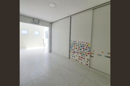 Casa para alugar com 210m², 3 quartos e 2 vagas Casa para alugar com 210m², 3 quartos e 2 vagasSuíte