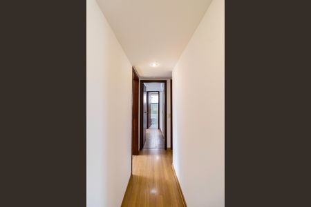 Apartamento para alugar com 140m², 3 quartos e 3 vagas Apartamento para alugar com 140m², 3 quartos e 3 vagasCorredor