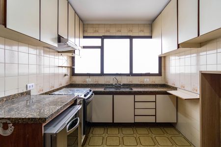 Apartamento para alugar com 140m², 3 quartos e 3 vagas Apartamento para alugar com 140m², 3 quartos e 3 vagasCozinha