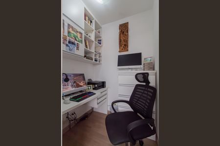 Apartamento à venda com 70m², 2 quartos e 1 vagaEscritório