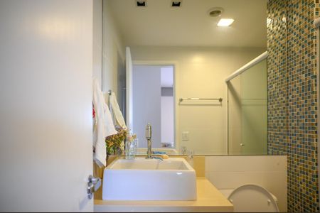 Apartamento à venda com 96m², 2 quartos e 2 vagasBanheiro Social