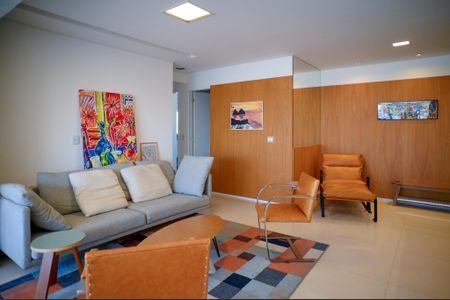 Apartamento à venda com 96m², 2 quartos e 2 vagasSala