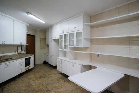 Apartamento à venda com 205m², 4 quartos e 3 vagasCozinha