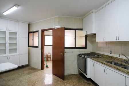 Apartamento à venda com 205m², 4 quartos e 3 vagasCozinha