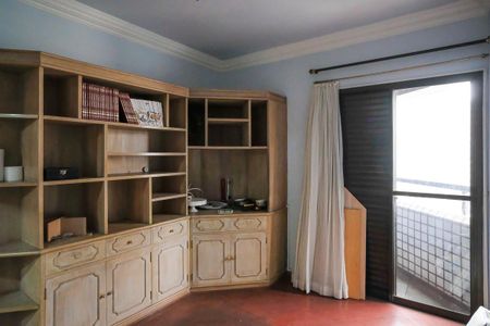 Apartamento à venda com 205m², 4 quartos e 3 vagasQuarto 2