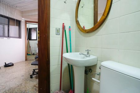 Apartamento à venda com 205m², 4 quartos e 3 vagasBanheiro de Serviço