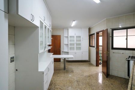 Apartamento à venda com 205m², 4 quartos e 3 vagasCozinha