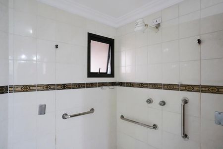 Apartamento à venda com 205m², 4 quartos e 3 vagasBanheiro da suíte 1