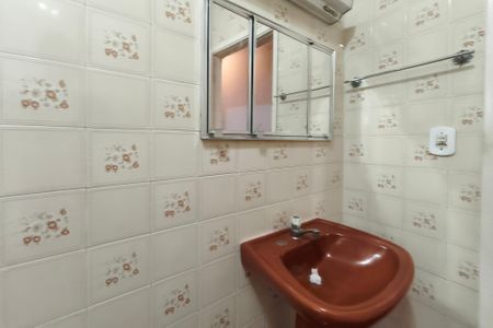 Casa à venda com 172m², 4 quartos e 1 vagaBanheiro