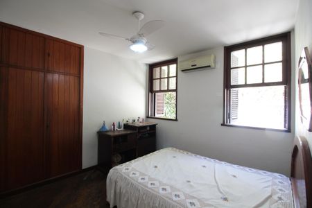 Casa de condomínio à venda com 724m², 4 quartos e 3 vagasQuarto 2