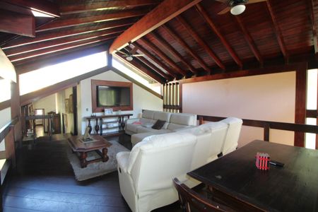 Casa de condomínio à venda com 724m², 4 quartos e 3 vagasSala 2