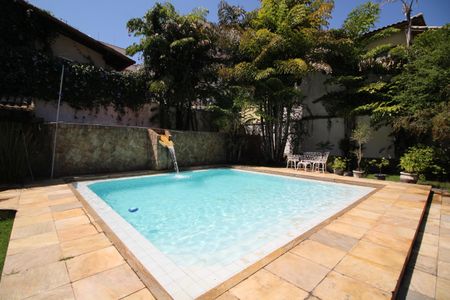 Casa de condomínio à venda com 724m², 4 quartos e 3 vagasÁrea comum