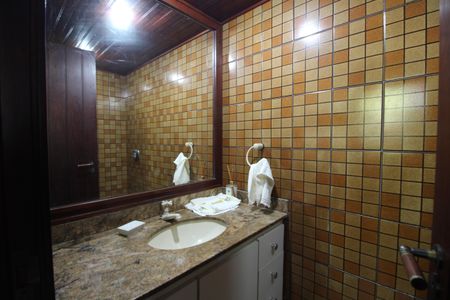 Casa de condomínio à venda com 724m², 4 quartos e 3 vagasLavabo da Sala 1