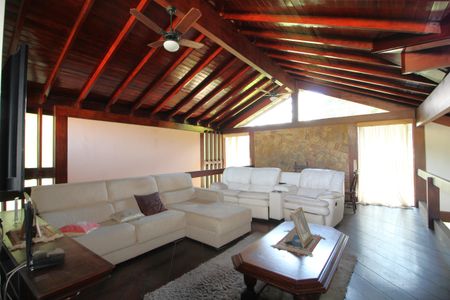Casa de condomínio à venda com 724m², 4 quartos e 3 vagasSala 2