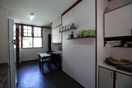 Casa de condomínio à venda com 724m², 4 quartos e 3 vagasCozinha