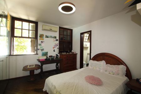 Casa de condomínio à venda com 724m², 4 quartos e 3 vagasSuíte