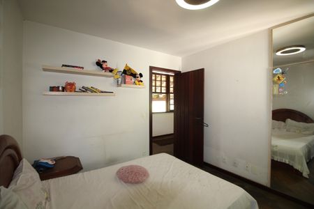 Casa de condomínio à venda com 724m², 4 quartos e 3 vagasSuíte