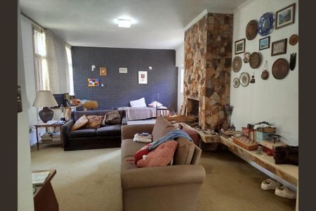 Casa à venda com 4 quartos, 252m² em Jardim Lindóia, Porto Alegre