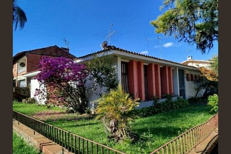 Casa à venda com 4 quartos, 252m² em Jardim Lindóia, Porto Alegre
