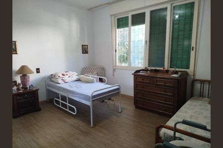 Casa à venda com 4 quartos, 252m² em Jardim Lindóia, Porto Alegre