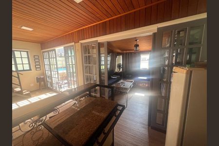 Casa à venda com 5 quartos, 257m² em Icaraí, Niterói