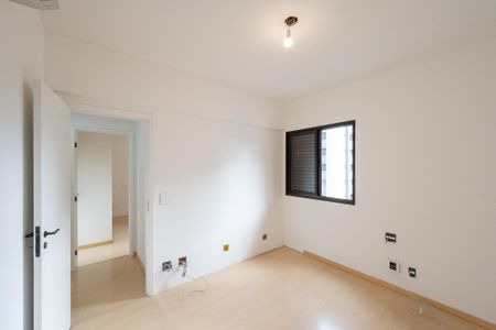 Apartamento à venda com 95m², 3 quartos e 2 vagasQuarto 2